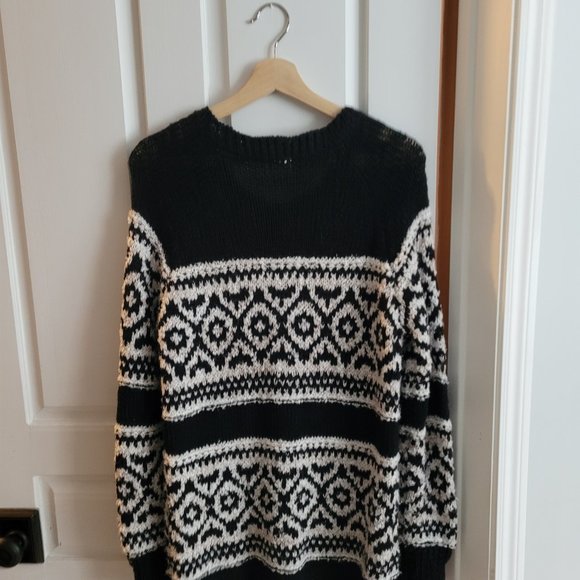 Long Knit Patterned Sweater - Picture 2 of 2